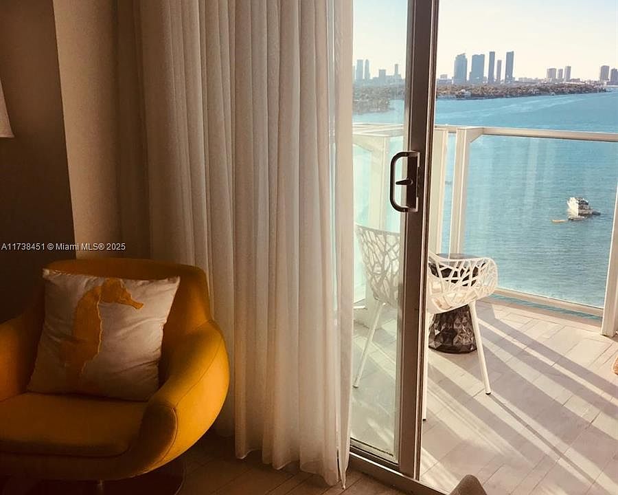 1st image of 1100 West Ave #1124