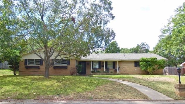 1st image of 528 Wooded Crest Dr