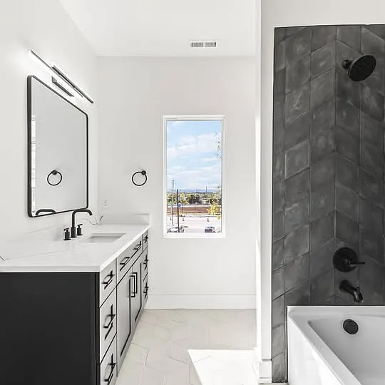 2107 Courtney Ave #B — Photo 3