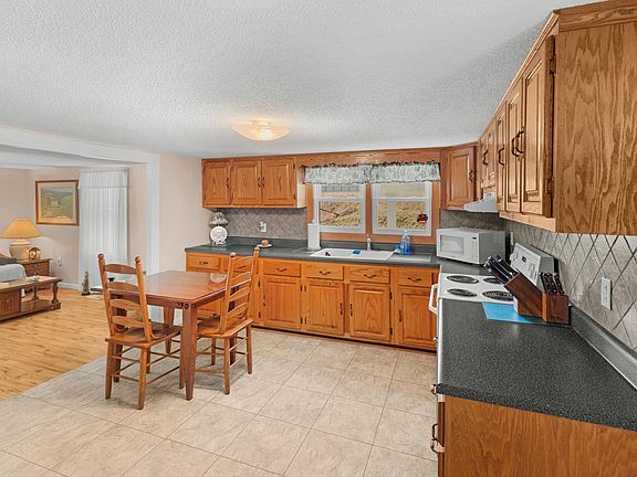 5th image of 2218 Rebel Hollow Rd