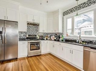 20 Abbottsford Rd #2, Brookline, MA 02446
