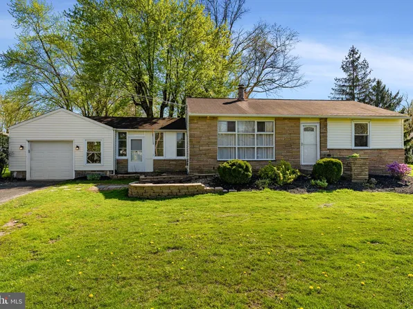 2856 Pickertown Rd, Warrington, PA 18976