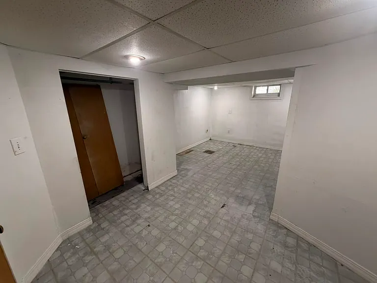 451 E Pearl St — Photo 31