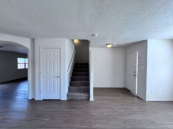 5th image of 810 Purple Aster Ave SW