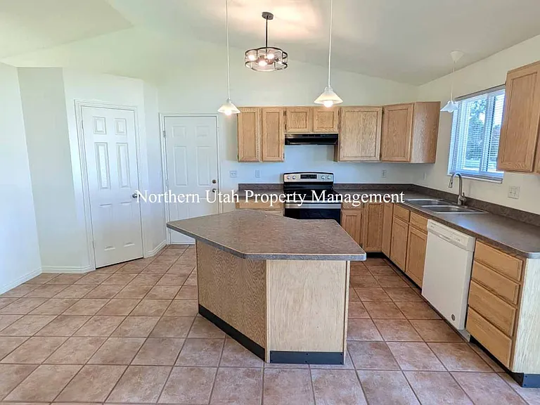 3857 N 2750 W — Photo 5