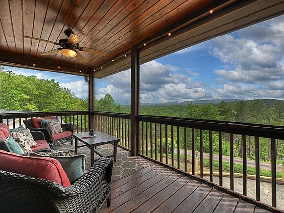 4th image of 205 Lookout Dr