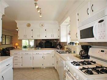 3rd image of 1500 Quail Cir
