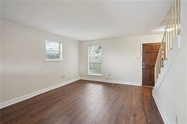 2 bed, 1.5 bath, 1050 sqft, $1,400 — Photo 3