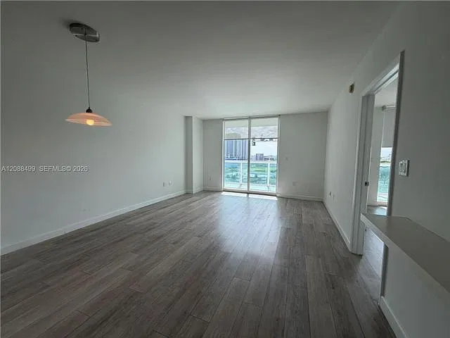 1 bed, 1.0 bath, $2,800 — Photo 2