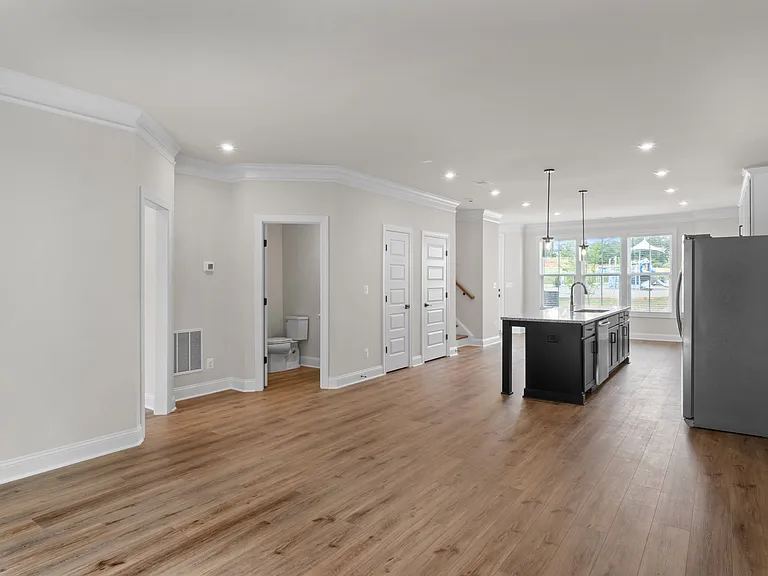 2230 Leeham St — Photo 11