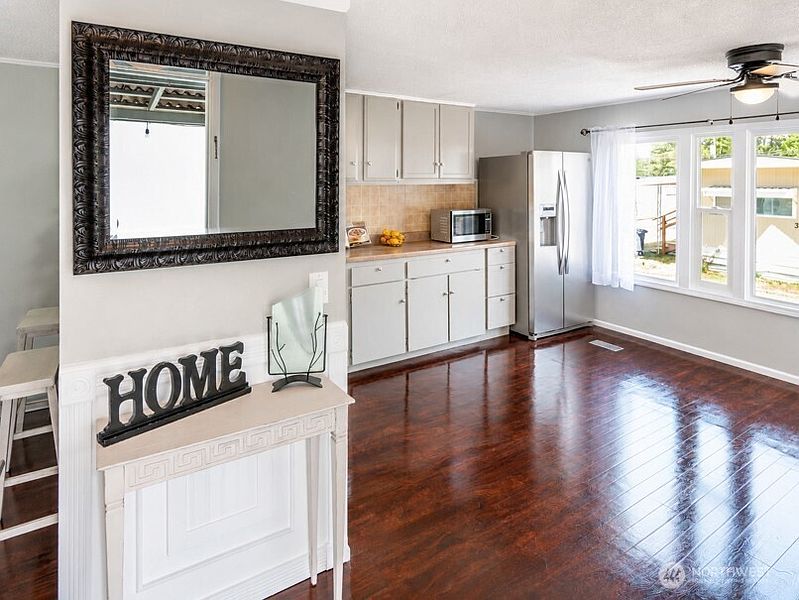 5th image of 4024 NW Country Lane NW #13