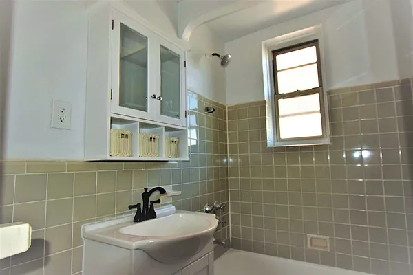 Rented by NYC Realty Brokers LLC | media 11