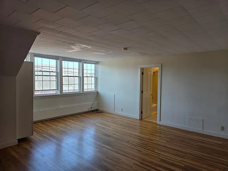 17 Elm St #402 — Photo 2