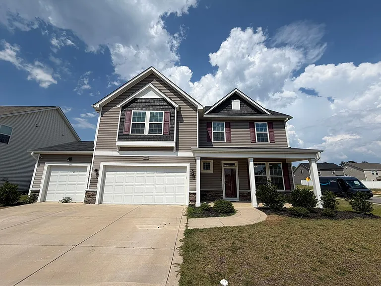 1661 Stackhouse Dr — Photo 1