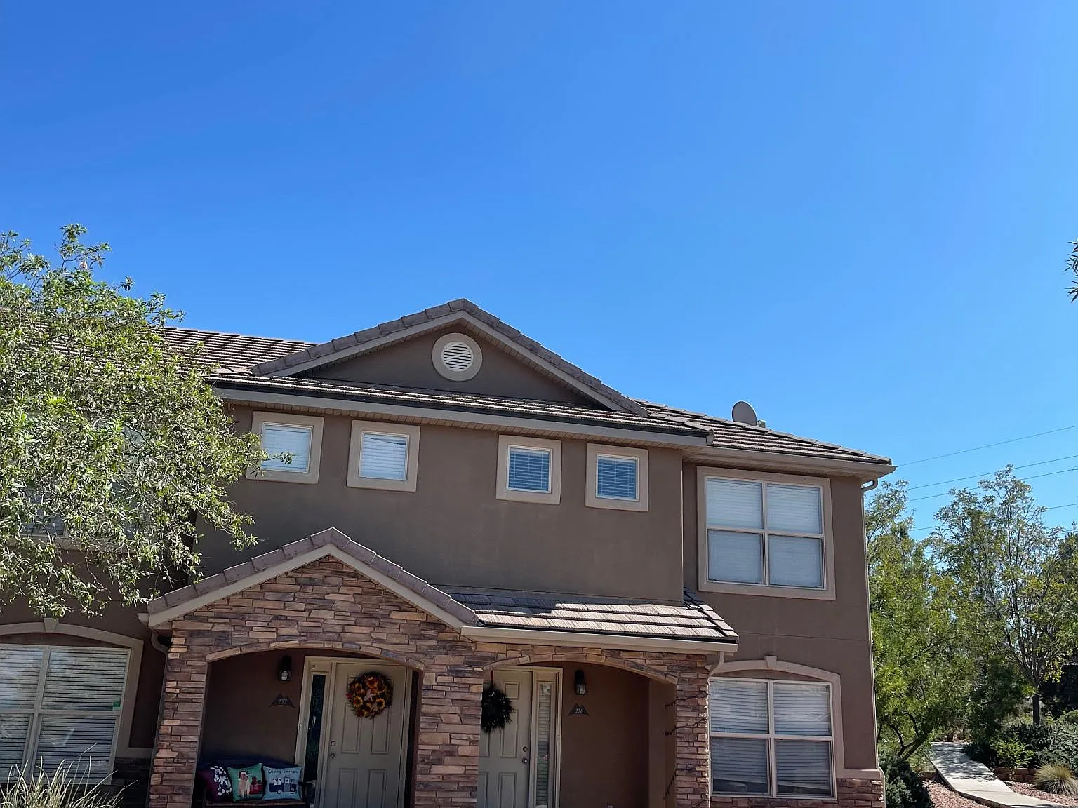 3 bed, 2.5 bath, 1430 sqft, $1,450 — Photo 1