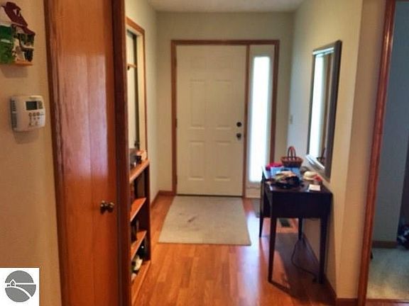 2nd image of 3682 Courtney Pl