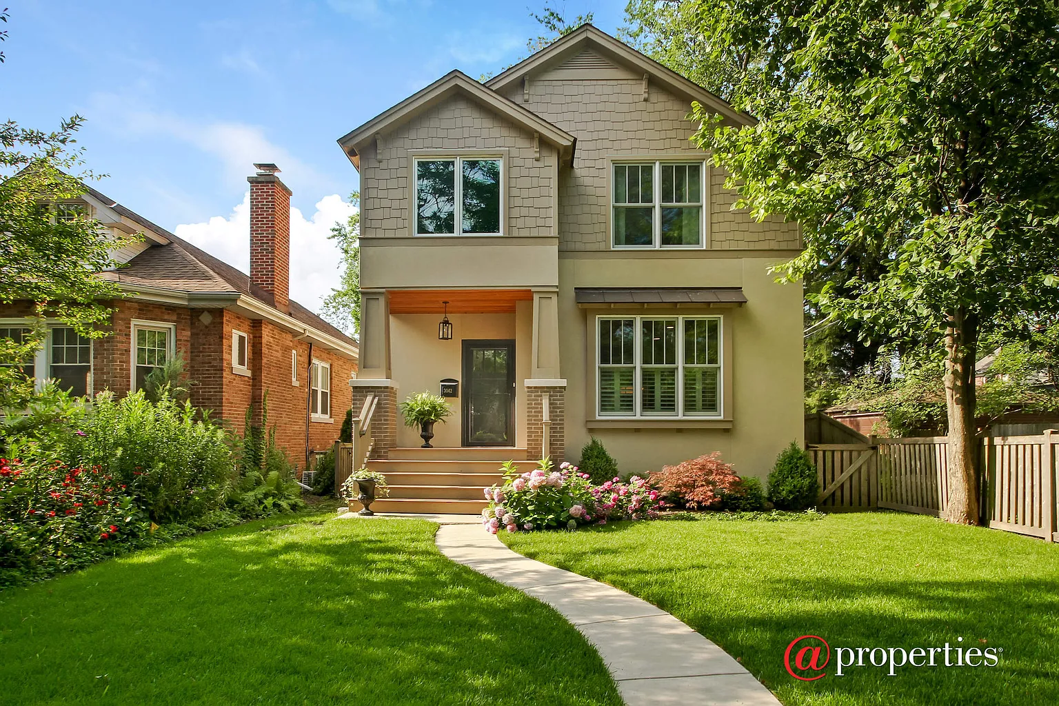 3042 Thayer St photo 1