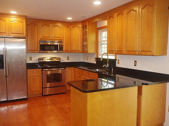 4th image of 3126 Borge St