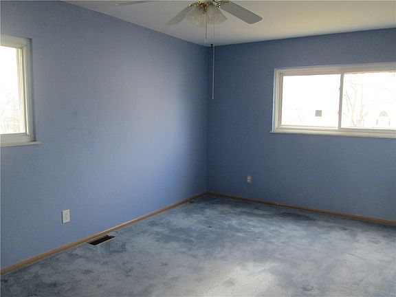5th image of 913 Windsor Dr