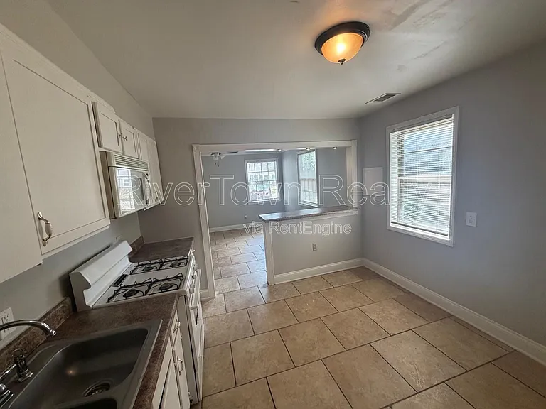 3633 N Lloyd Cir — Photo 3