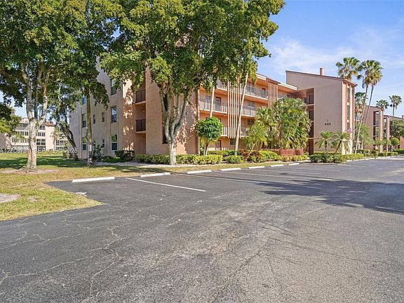 3rd image of 480 NW 76th Ave APT 102