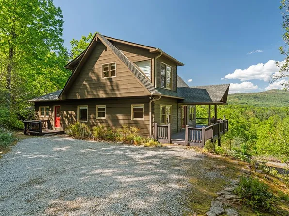410 Falling Springs Dr, Tiger, GA 30576