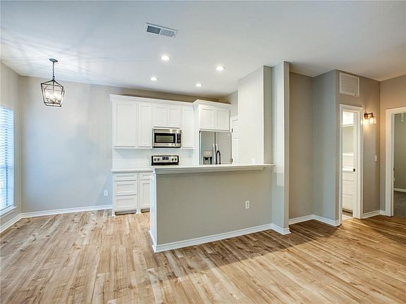 5th image of 7151 Gaston Ave APT 0411