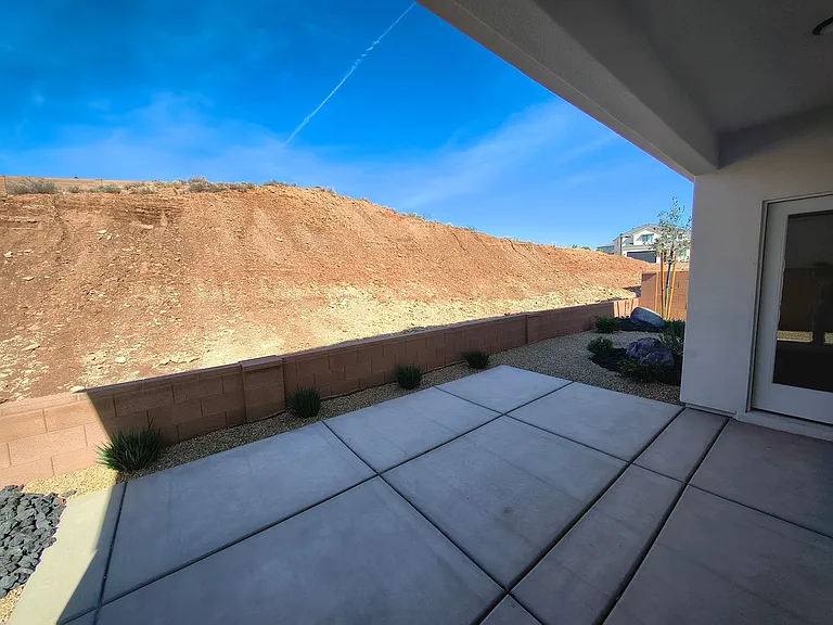 1471 E White Desert Dr — Photo 2