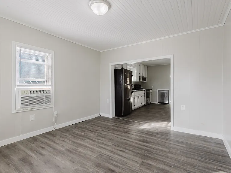 245 Evansdale Ave — Photo 4