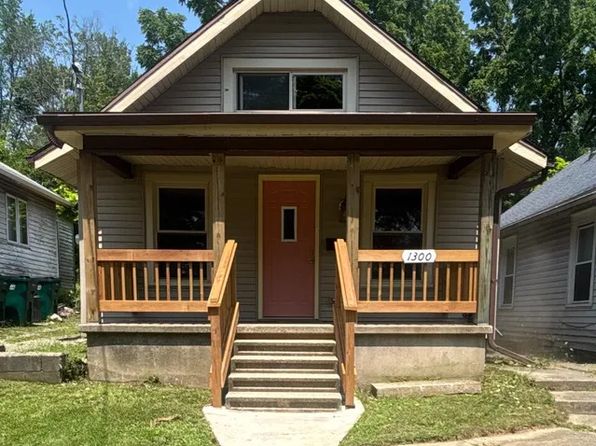 1300 W Maple St