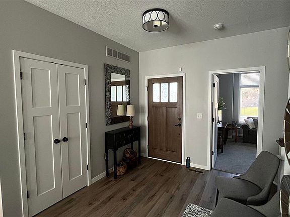 4th image of 1513 Riverview Rd