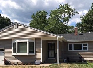 68 Rennert Ln, Bardonia, NY 10954