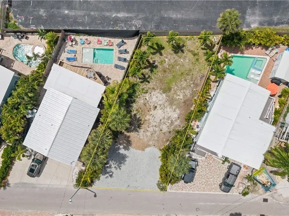 205 Miramar St, Fort Myers Beach, FL 33931