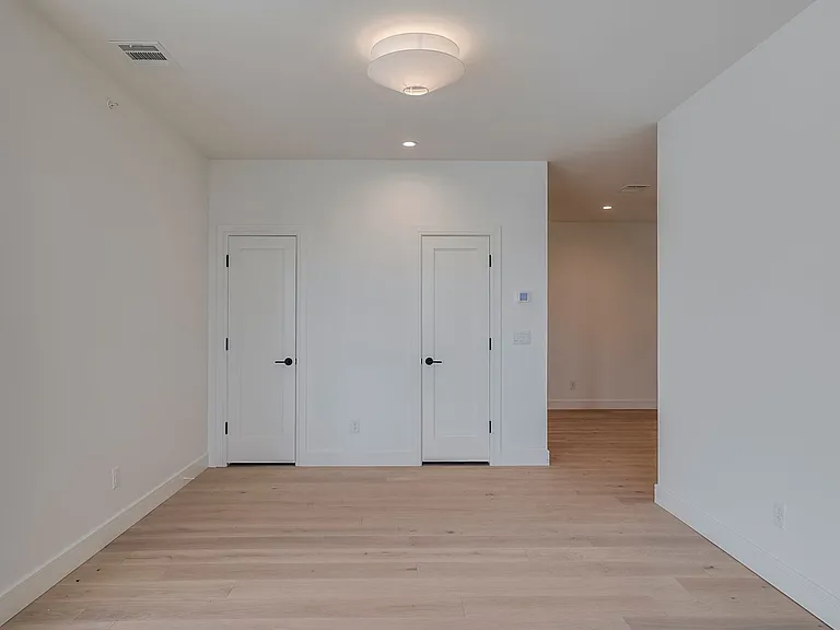 309 W Daggett Ave — Photo 21