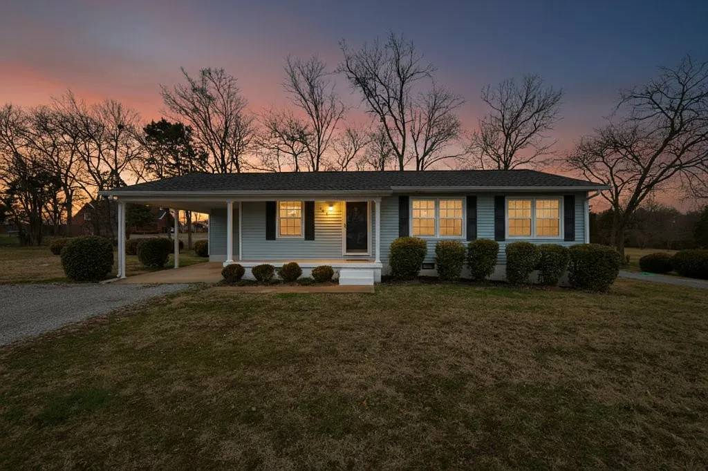 3 bed, 1265 sqft, $1,550 — Photo 1
