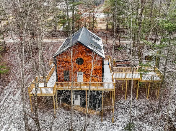 30 W Spencer Rd, Campton, KY 41301