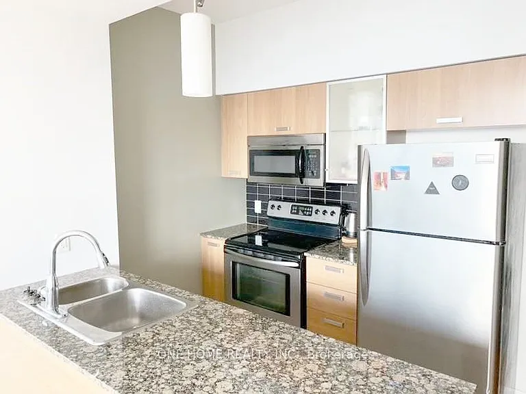 38 Grenville St #3502 — Photo 12