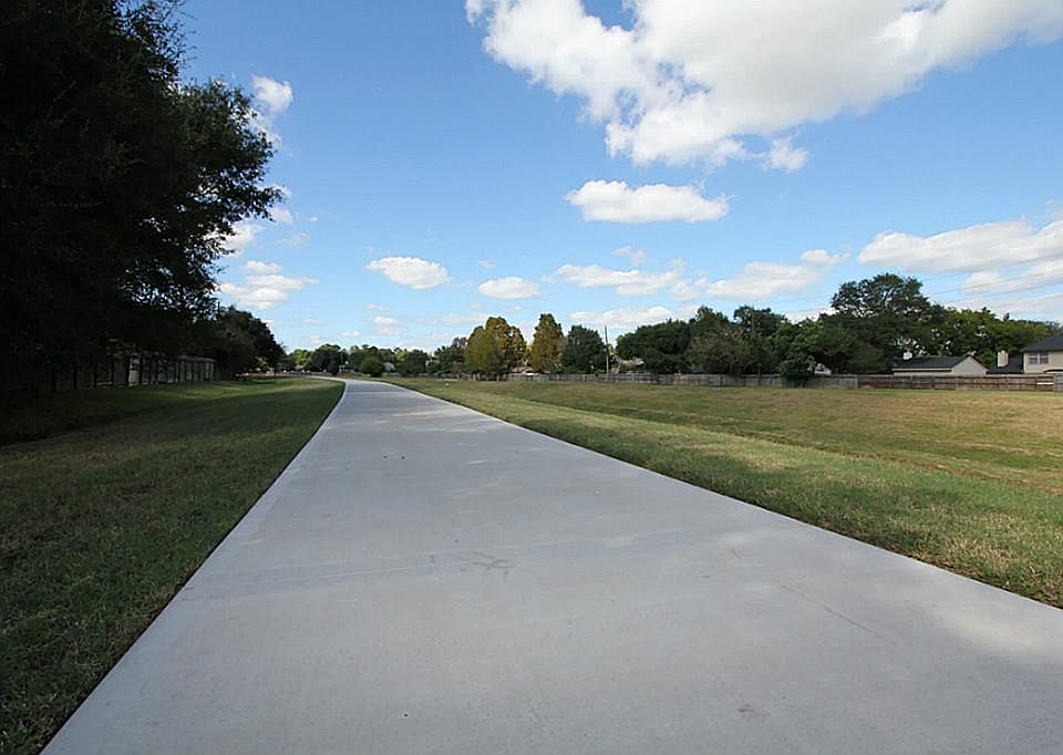 1st image of 15814 Sweetwater Creek Dr