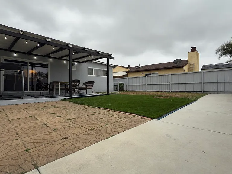 136 S Kenton Ave S — Photo 14