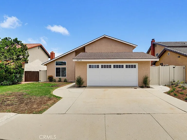 28712 Mount Rushmore Rd — Photo 2