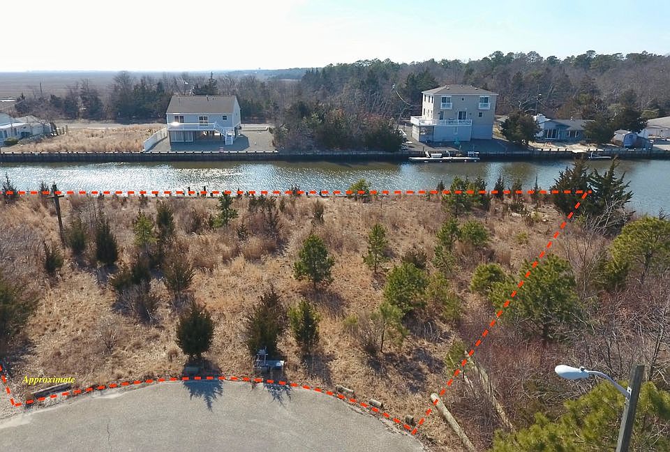 1st image of 8 Juniper Ln