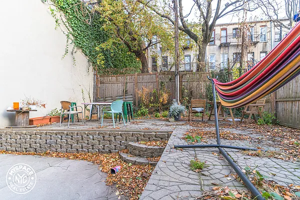 Rented by MySpaceNYC | media 2