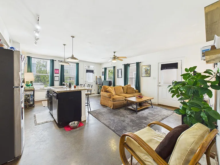 1112 Porter St #A — Photo 9