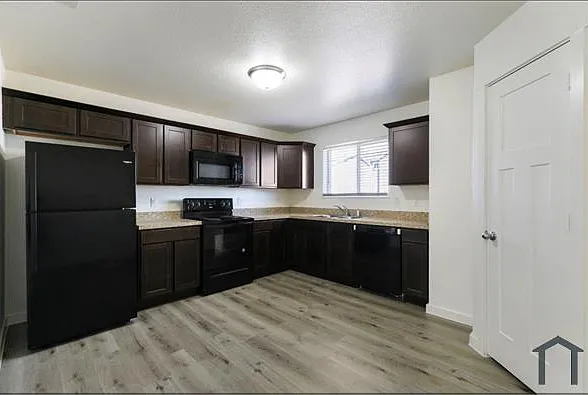 12603 Telge Rd #27D — Photo 8