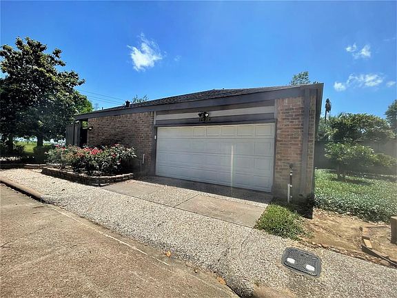 2nd image of 16814 Pinemoor Way
