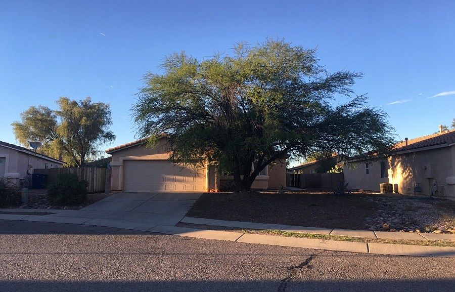 1st image of 2252 W Roundwood Pl
