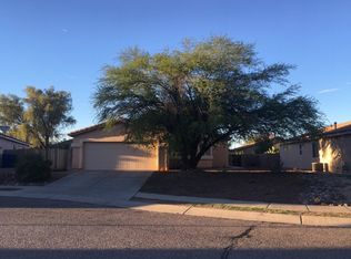 2252 W Roundwood Pl, Tucson, AZ 85745