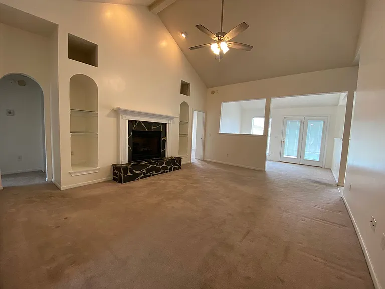1835 Lawnwoods Dr — Photo 6