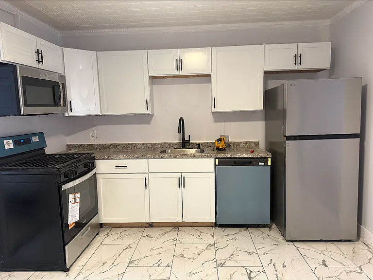 34 Seminary Ave #4 — Photo 1