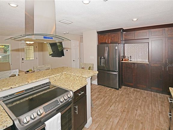 5th image of 5327 18th Ave N